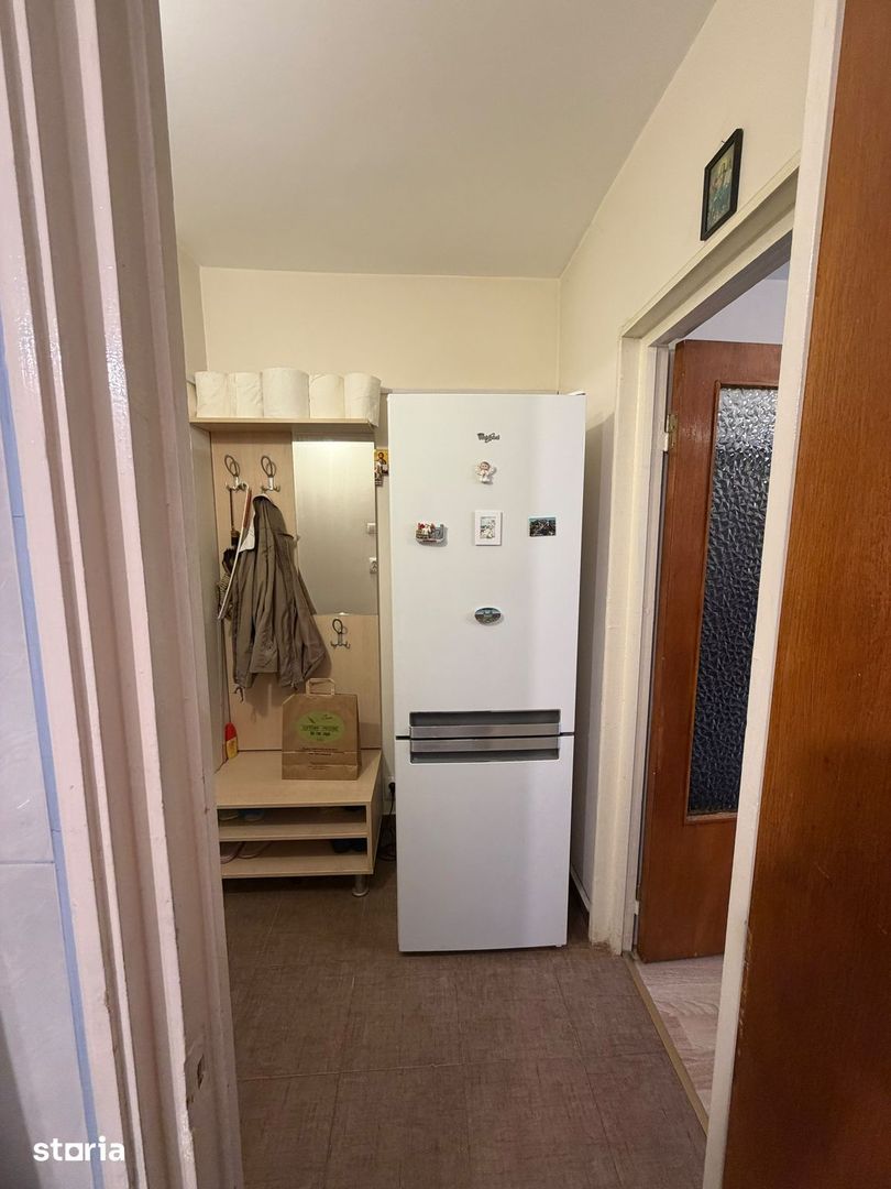 Vanzare Garsonieră renovată, 31 mp, 75 m metrou Favorit, balcon, AC - Poză 4