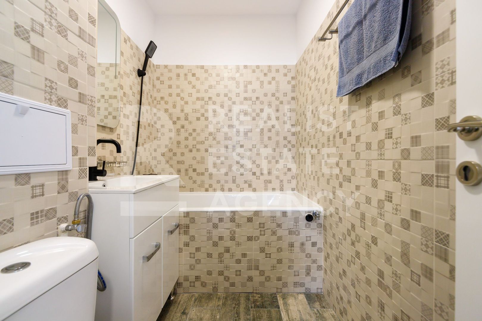 Vânzare, apartament cu 2 camere în zona Drumul Taberei - Poză 10