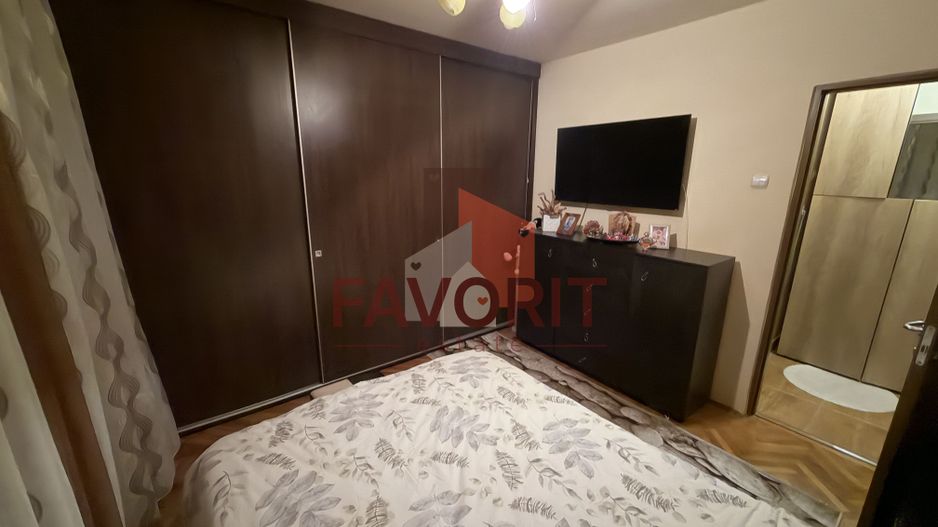 Etaj intermediar. Mobilat. Pozitie excelenta - Poză 11