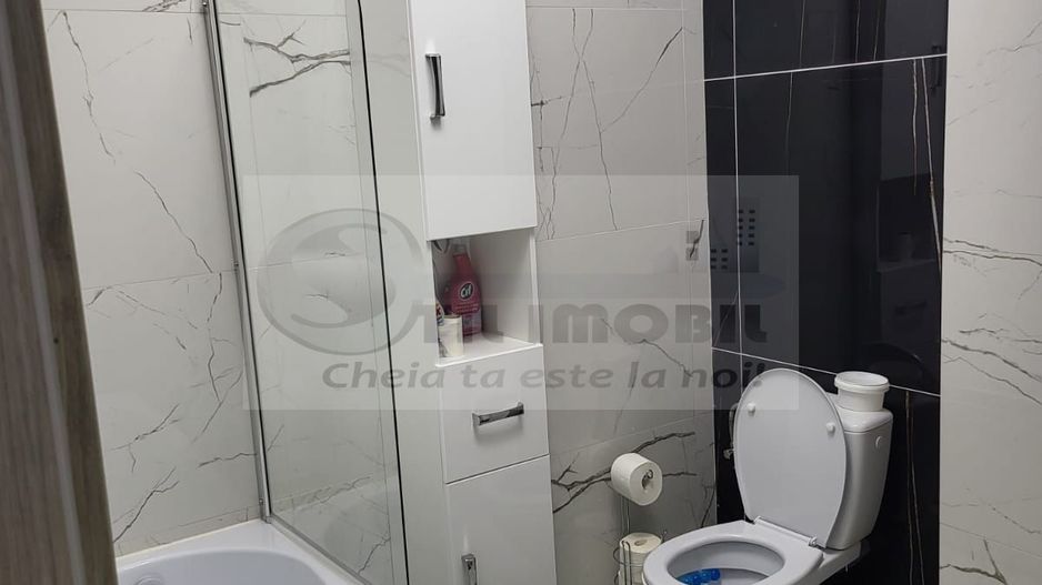 APARTAMENT 2 CAM DEC CAPAT CUG MOBILAT SI UTILAT LIBER - Poză 3