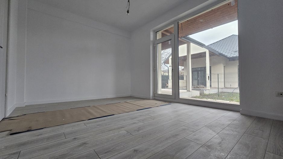 Case Parter Stil Mediteranean de Vânzare în Tunari - 100 metri Padure - Poză 13