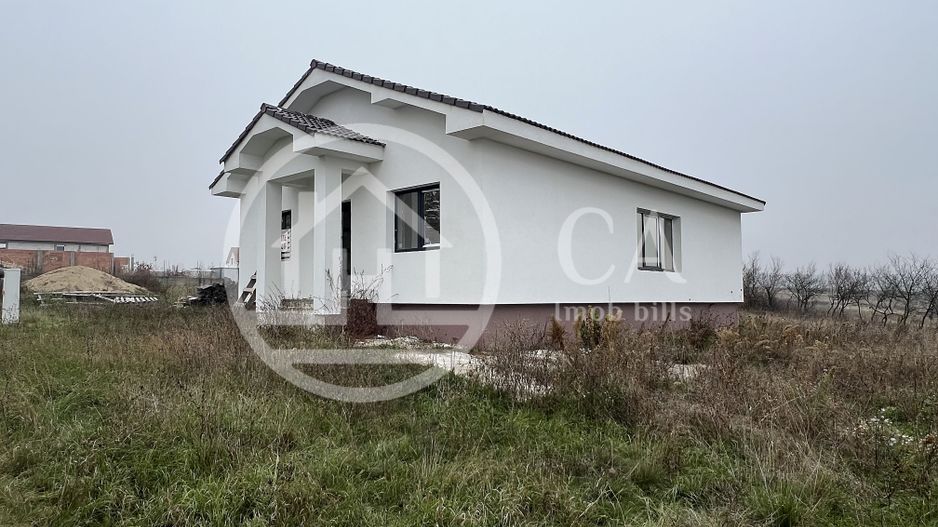 Casa pe nivel cu 4 camere de vanzare in Cihei, Bihor - Poză 2