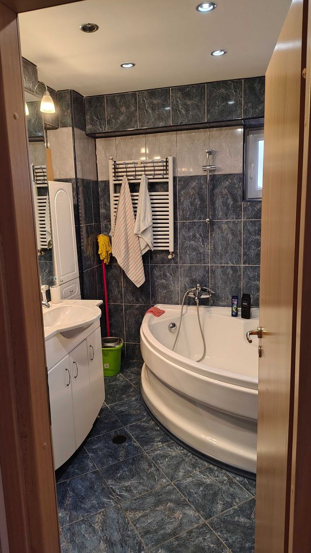 Ofer închiriere,Apartament 3 camere central - Poză 5