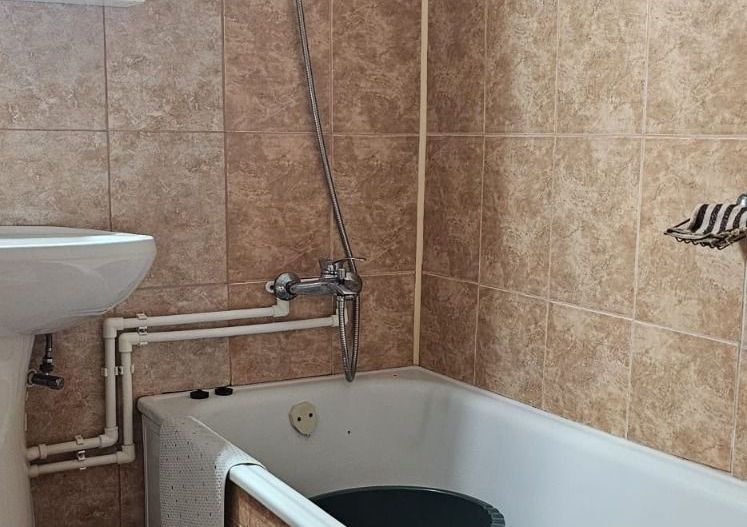 De inchiriat apartament cu 2 camere, etaj 4/4 Piata Centrala, 360 euro - Poză 3