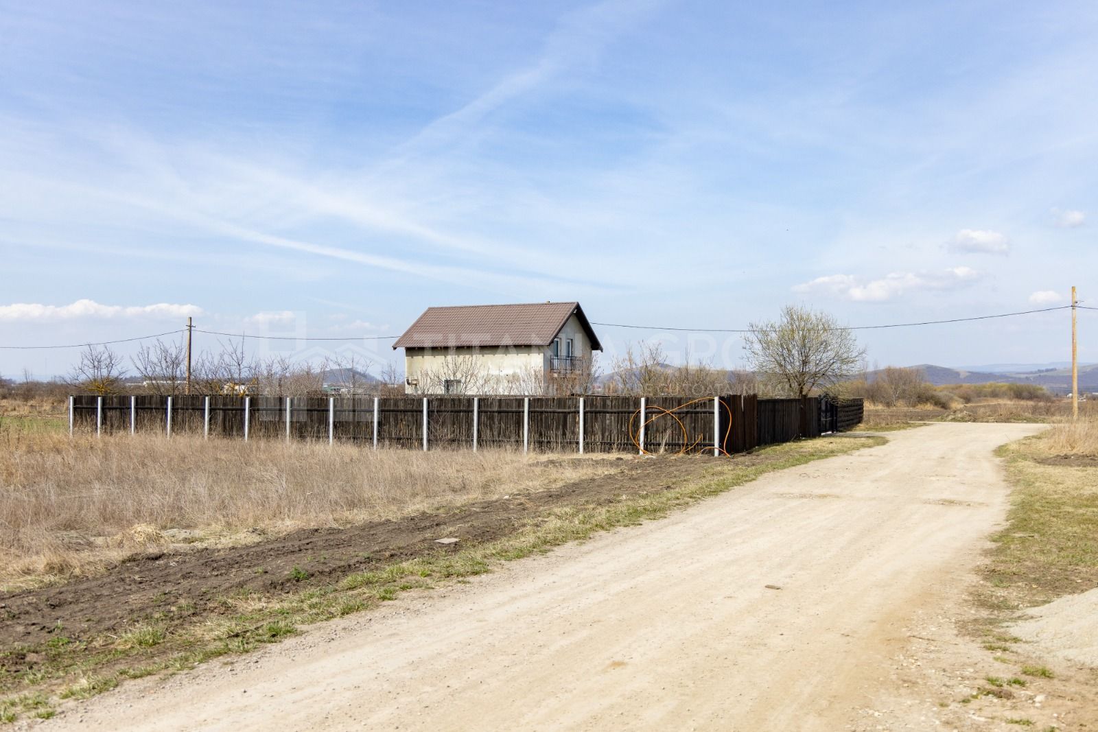 Teren 500 mp, împrejmuit, curent și internet pe teren, cu proiect și autorizație - Poză 23