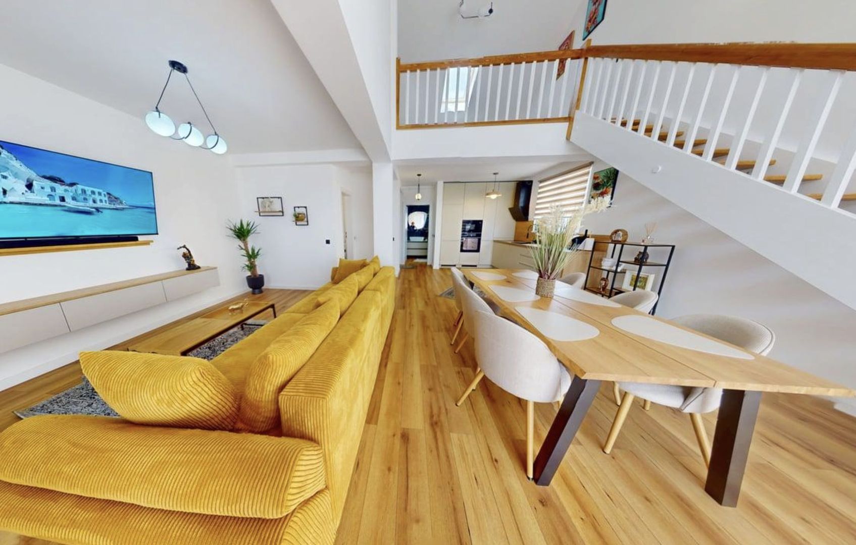 Penthouse de vanzare in Sibiu, pe 2 niveluri, mobilat si utilat modern - Poză 2