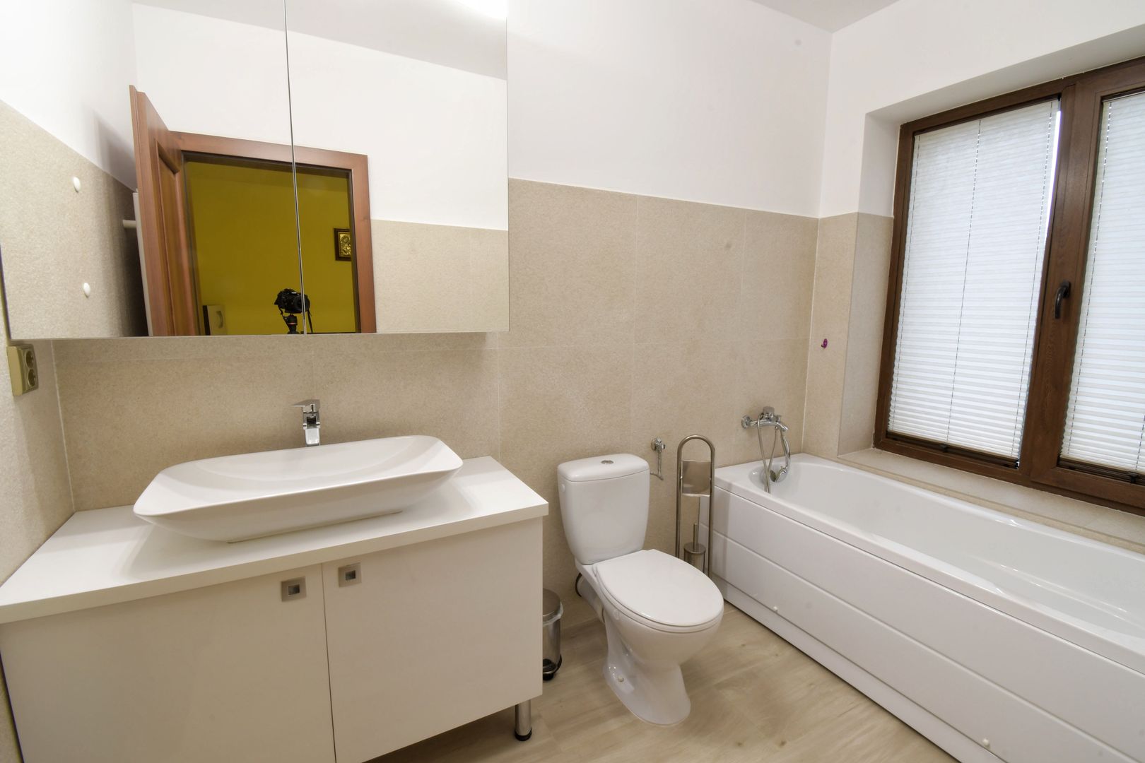 Casa cu 5 camere de inchiriat, zona Becas - Poză 10