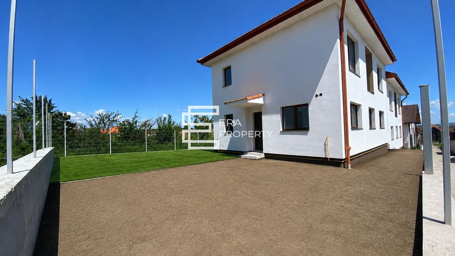 Duplex 4 camere -intabulat- teren 300 mp  -Locație Centrală, Sura Mică - Poză 12