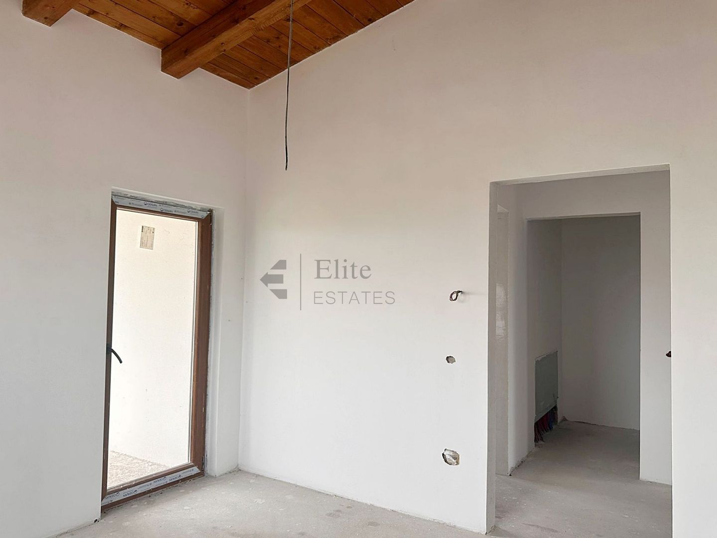 Casa spatioasa 6 camere cu 652 mp teren in Nojorid - Poză 18