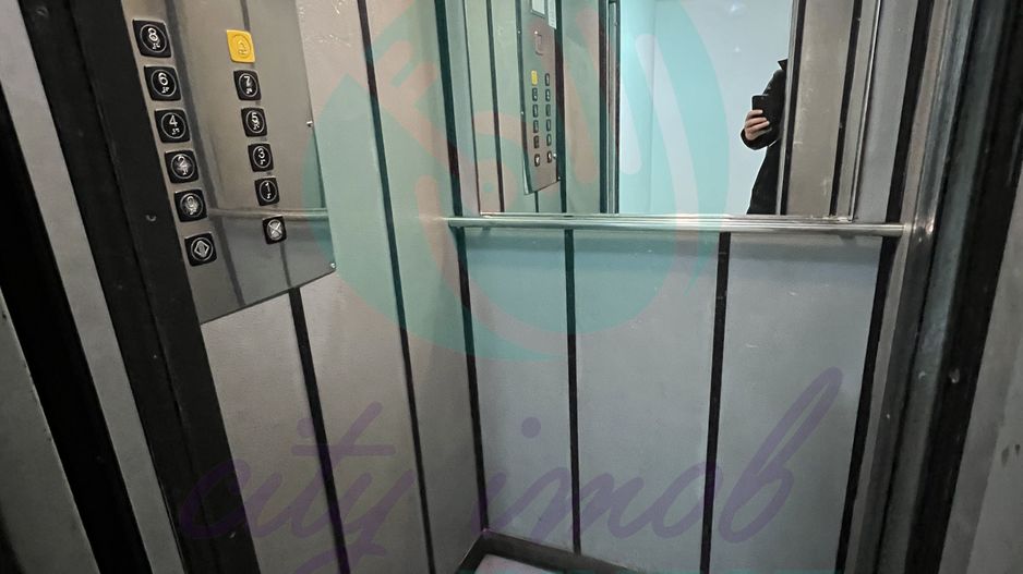 3 camere Unirii -Libertății | Vedere Parlament & Catedrală | Bloc 1992 - Poză 12