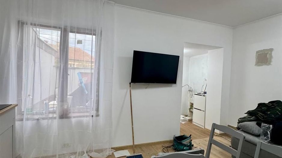 Apartament 3 camere la curte - Poză 4