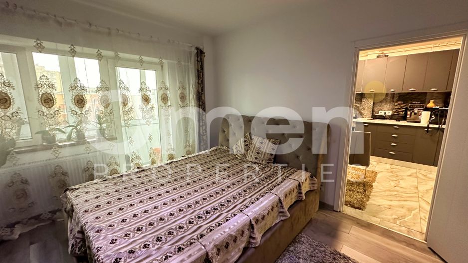 Apartament 3 camere de vanzare bd-ul Decebal - Poză 2