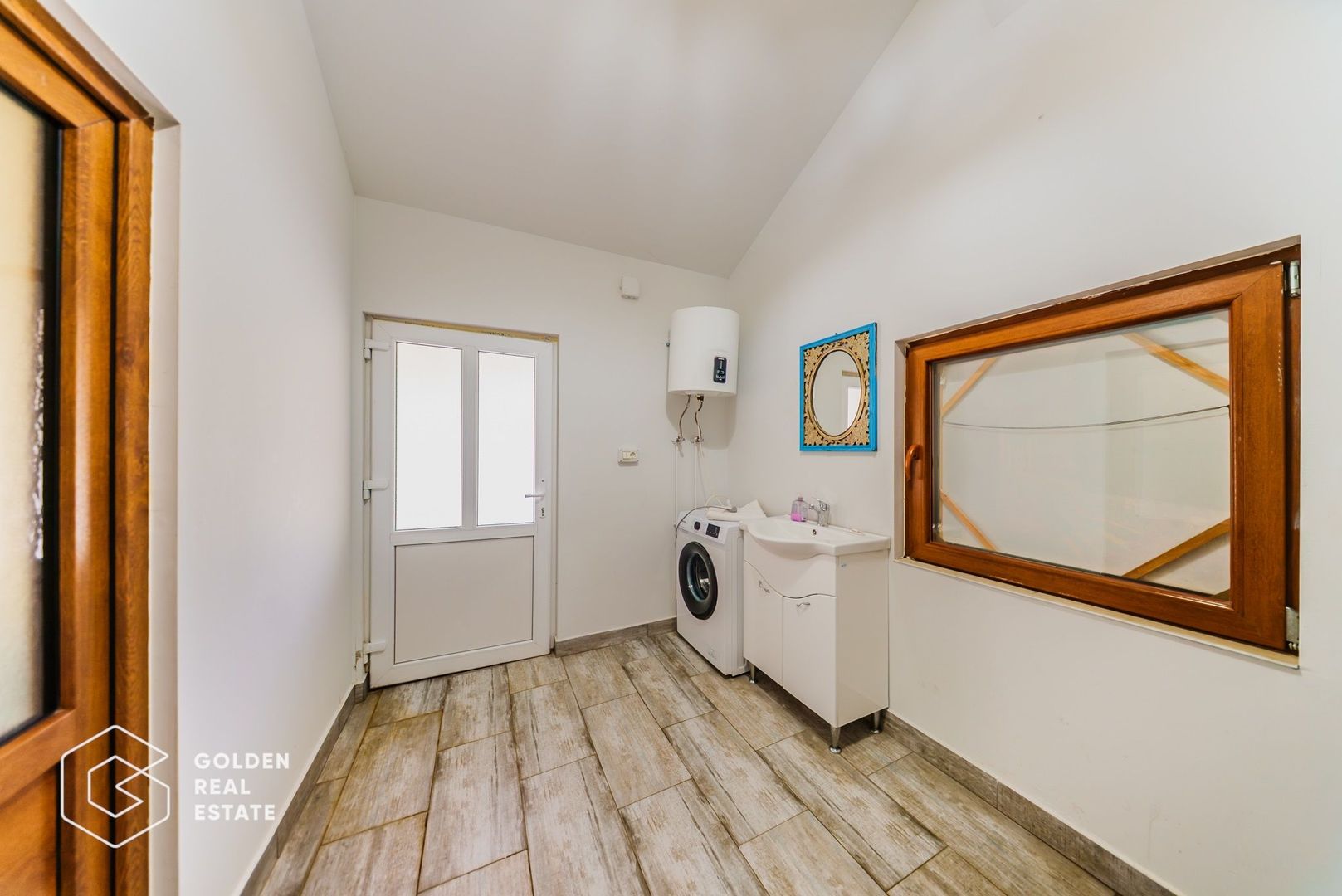Afacere la cheie: Pensiune functionala sau casa de locuit, Ghioroc - Poză 19
