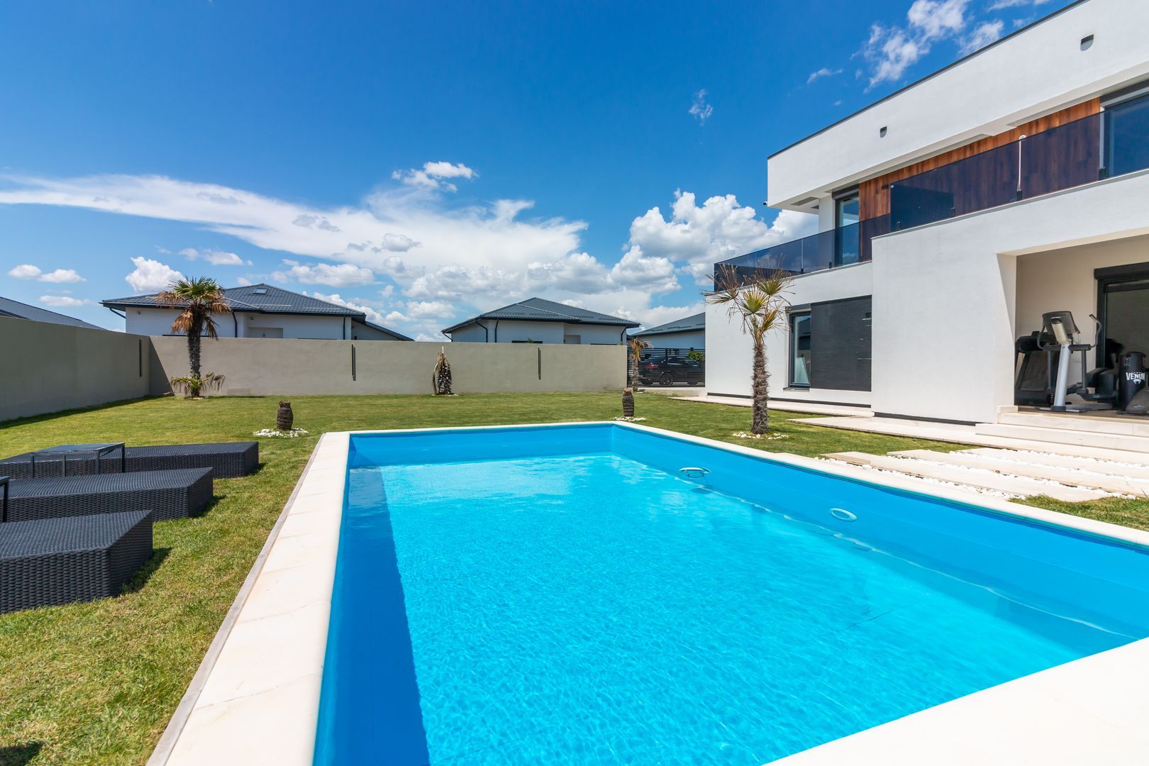Vila premium cu piscina Balotesti | Teren 800 mp - Poză 2