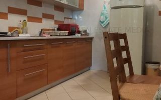 Inchiriere apartament 3 camere in vila, semidecomandat - Poză 13