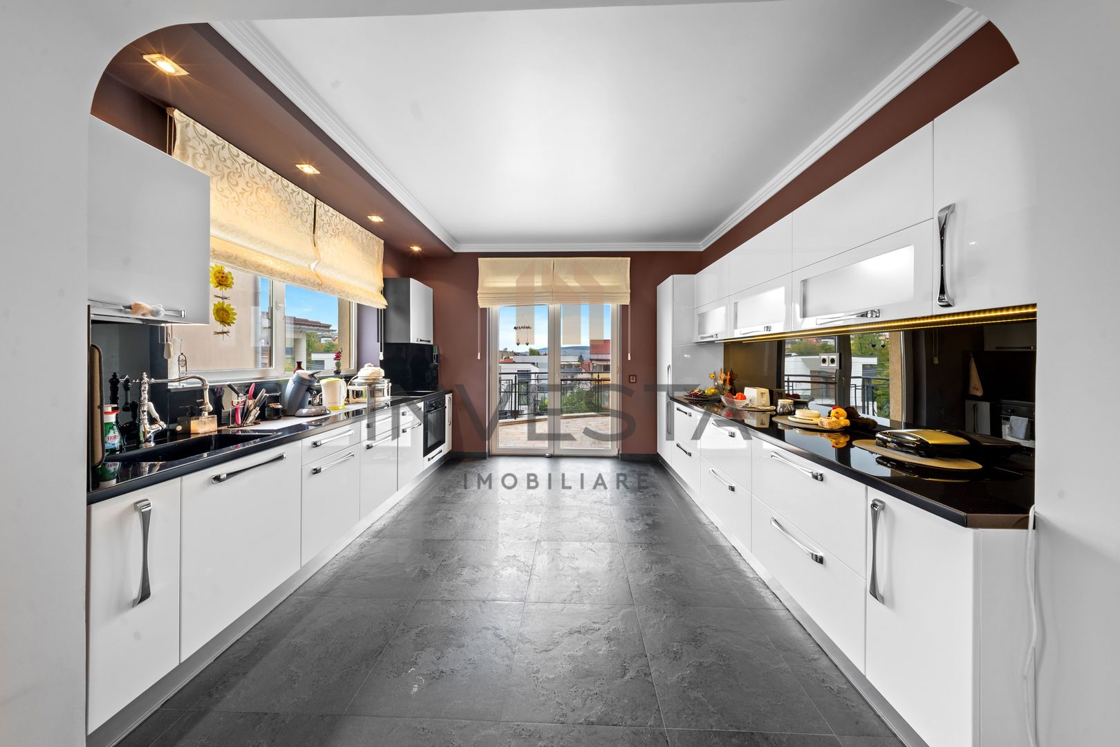 Vila cu teren de 1081 mp in cartierul Andrei Muresanu! - Poză 12