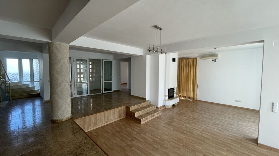 Vilă Individuală Spațioasă în Zona Iancu Nicolae - Poză 4