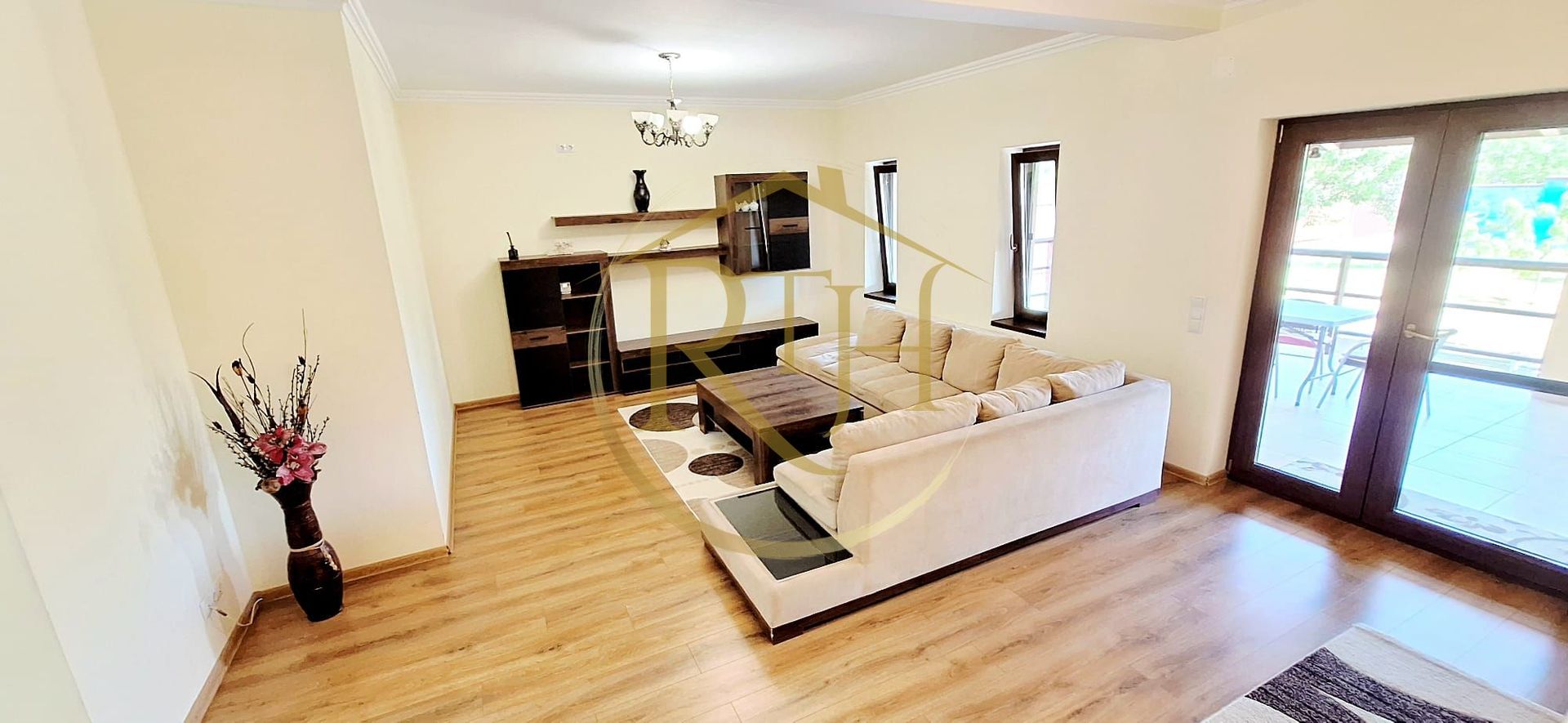 Oferim spre inchiriere, Casa-Duplex cu 4 camere in Dumbravita aproape de Lidl - Poză 3