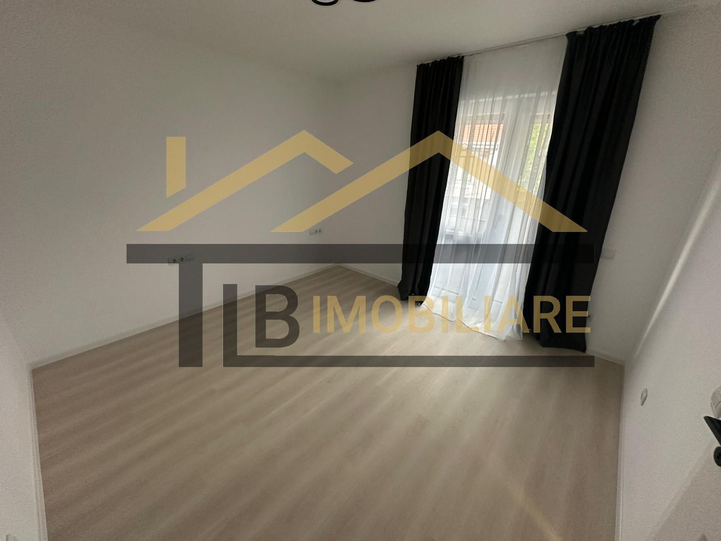 Apartament de 2 camere,65mp, parcare, zona Centrala - Poză 4