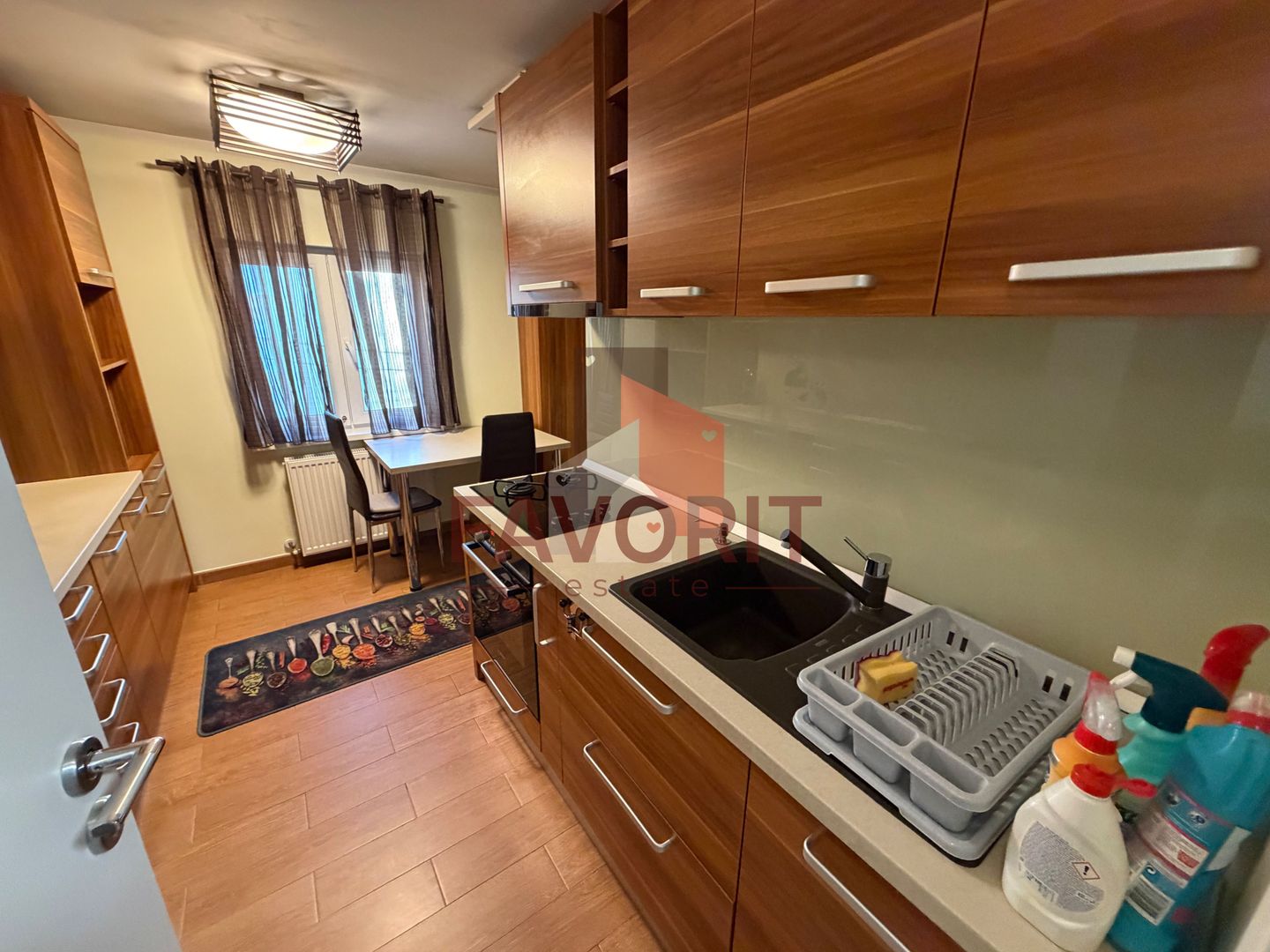 Etaj 2. Disponibil imediat. Garaj. Pozitie excelenta - Poză 8