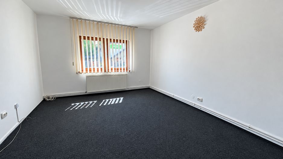 Apartament 4 camere NEMOBILAT, la PARTER, pretabil birouri - Poză 4