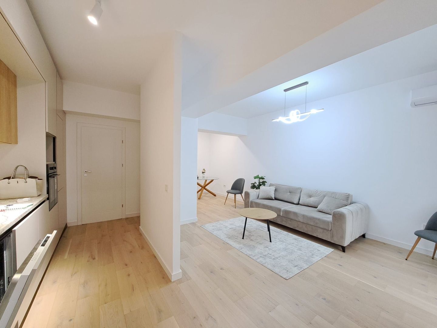 AP. 2 CAMERE - FIRST ESTATE, PET-FRIENDLY, POMPA DE CALDURA - Poză 4