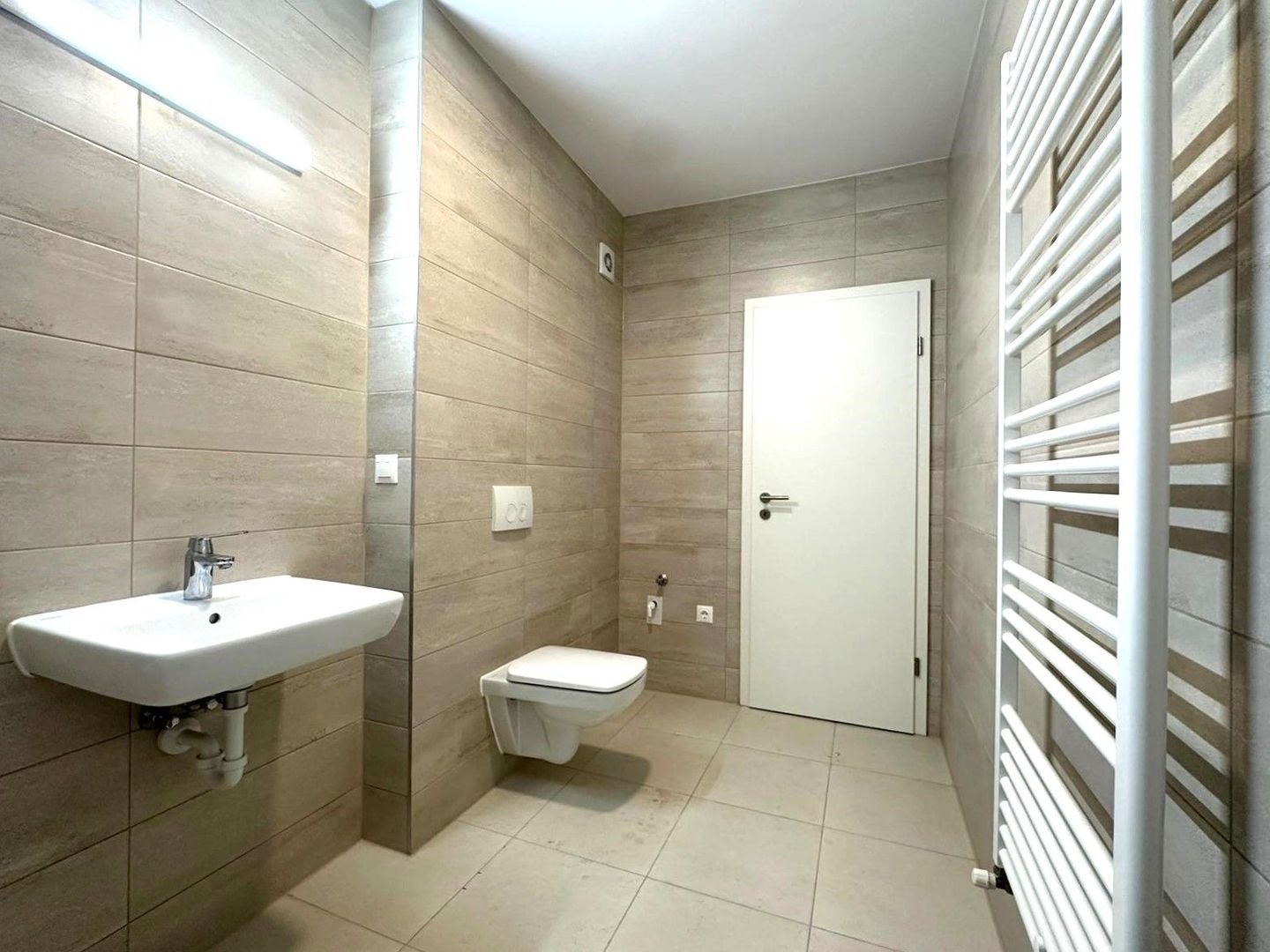 Vanzare apartament nou mobilat cu parcare si boxa Avantgarden 3 - Poză 22