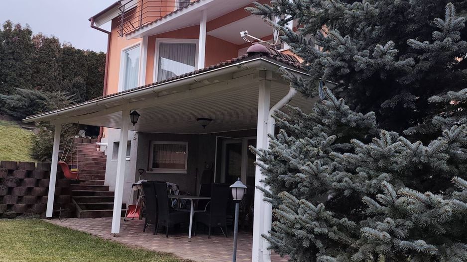 CASA FAMILIALA ZONA LIVEZENI ( cartierul Orizontului ) - Poză 2