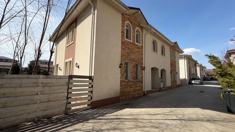 DOBROESTI - Ciresului | Vila tip Duplex - Curte + Parcari - Poză 1
