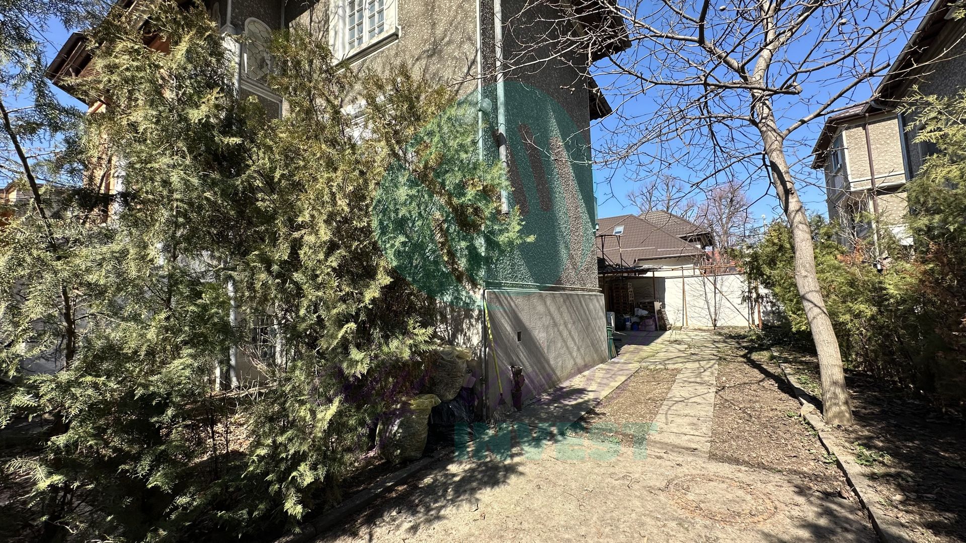 Casa interbelica intr-o zona boema - Poză 1