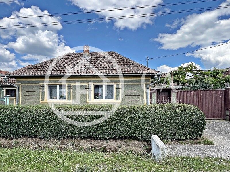 Casă de vânzare cu 3 camere în Ineu de Criș, Bihor - Poză 1