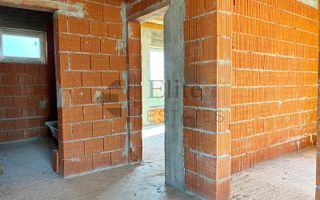 Casa la rosu  cu 4 camere de vanzare in Santandrei - Poză 12