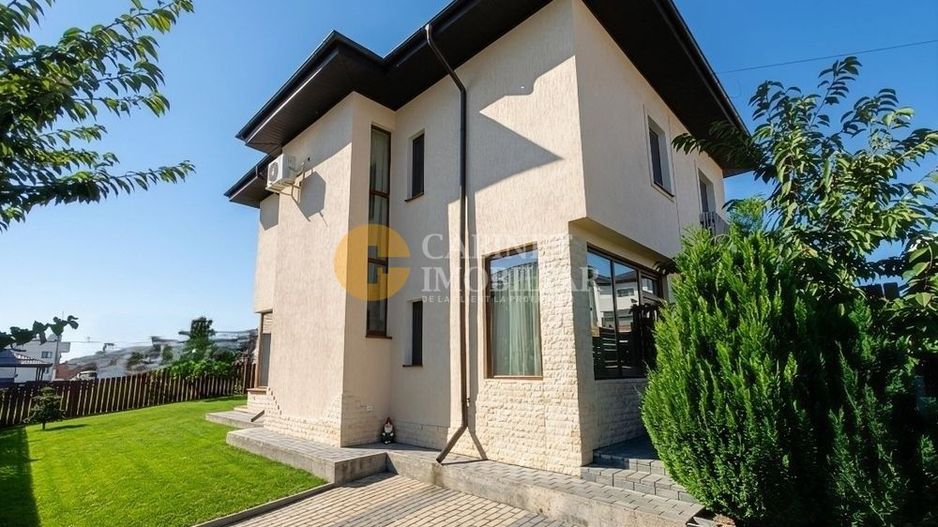 Casa Rediu - CasaBlanca - 4 camere - mobilata - la strada - Poză 1