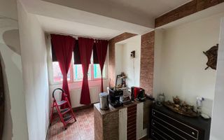 Apartament 3 camere Soarelui etaj 2 cu centrala - Poză 4