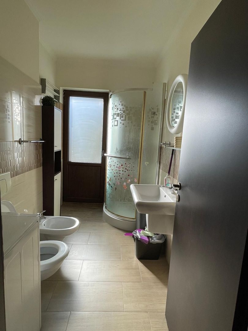 Apartament cu 2 camere, curte și loc de parcare - Poză 7