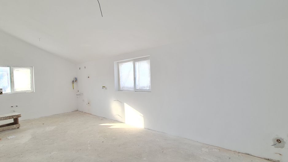 Casa individuala 5 camere cartier Izvor Tarlungeni - Poză 4