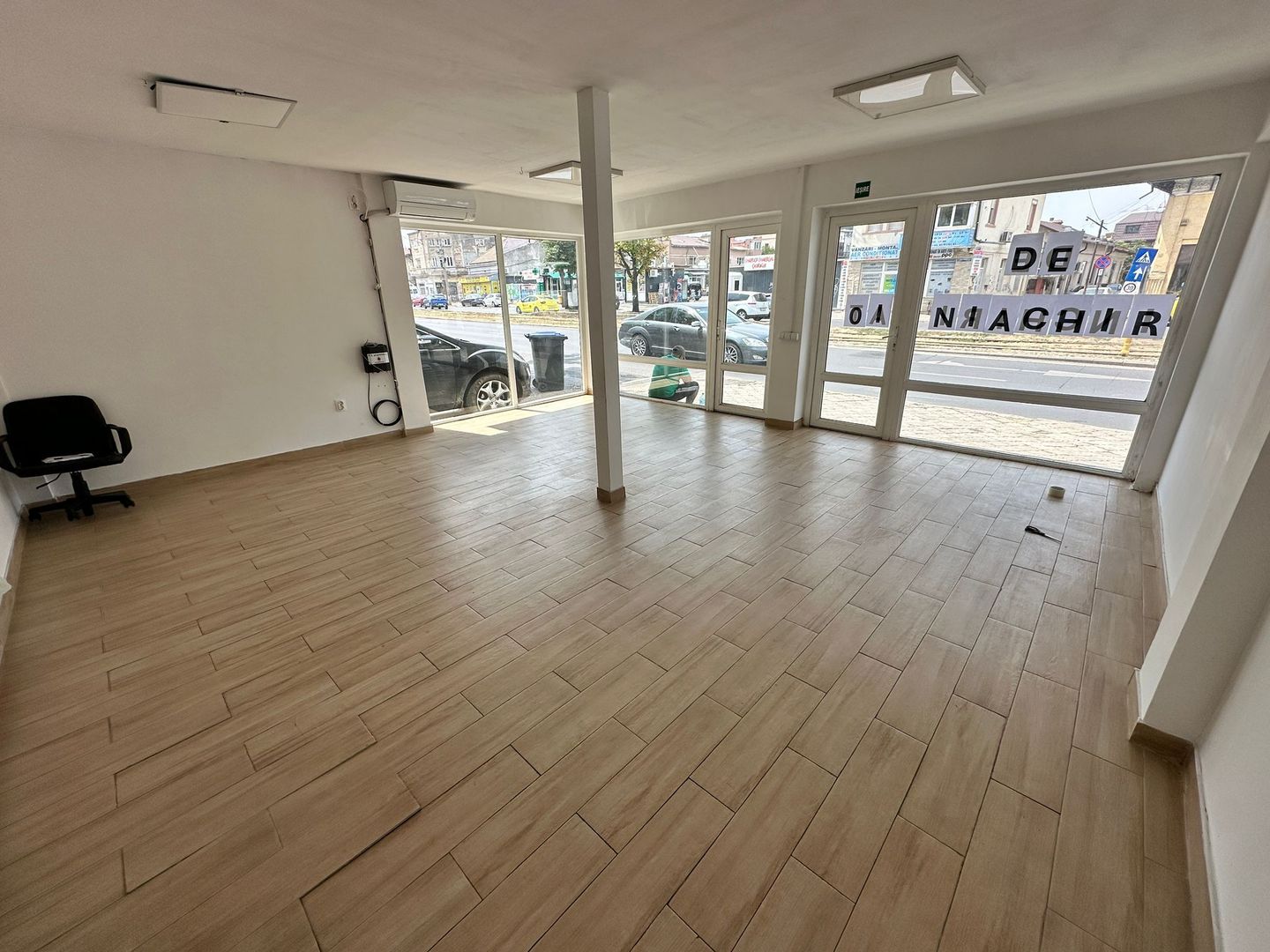 Spatiu Stradal 38mp Calea Rahovei Viilor Progresului Jumbo Mall Birou - Poză 2