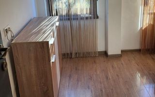 De Vanzare Apartament 3 camere in Vila Sebastian sect 5 - Poză 9