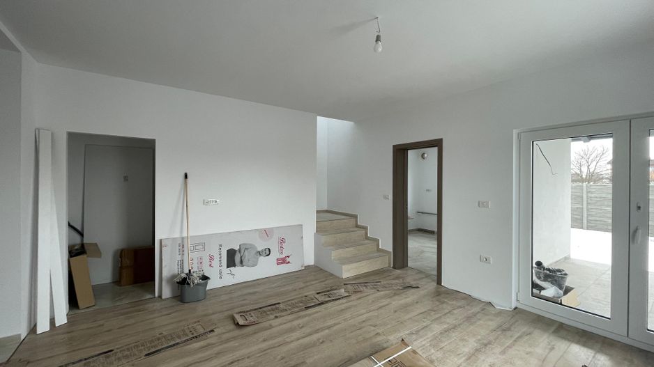 Duplex 4 camere - aproape de drumul principal - Mosnita Noua - Poză 1