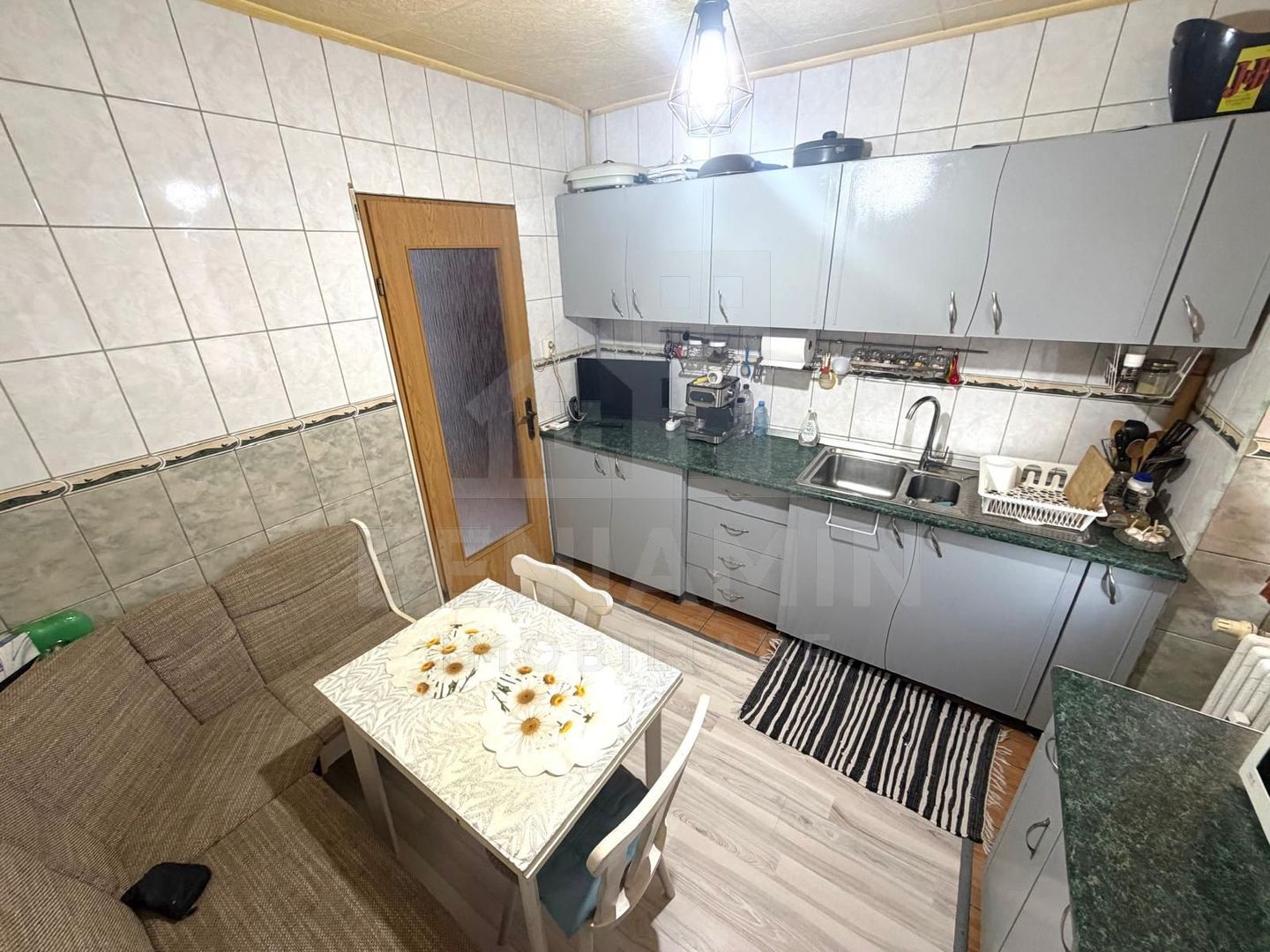 3 camere semidecomandat etaj 3 mobilat utilat - Valea Rosie - 69mp - Poză 4