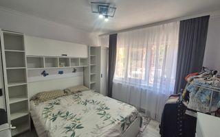 Vand apartament 3 camere Micro 2 - Poză 1