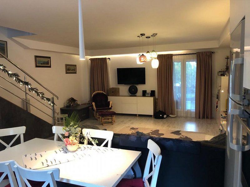 Vila mobilata si utilata, curte, terasa inchisa, parcare - Poză 1