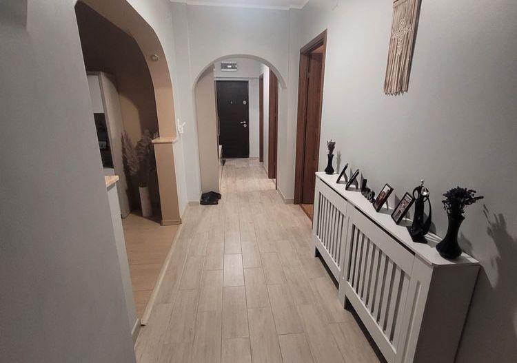 Apartament 4 camere - Poză 1
