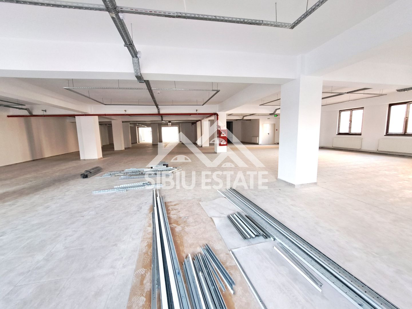 Spatiu comercial 600 mp vitrine la strada, dublu acces - Poză 3