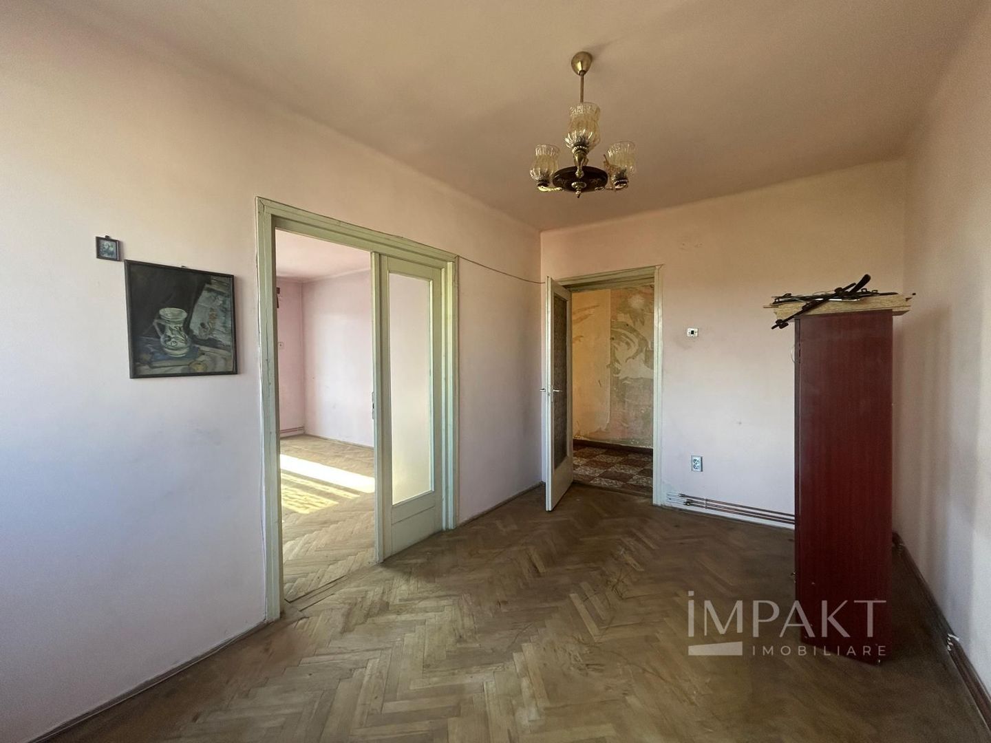 Apartament spatios, cu 4 camere in zona centrala - Poză 7