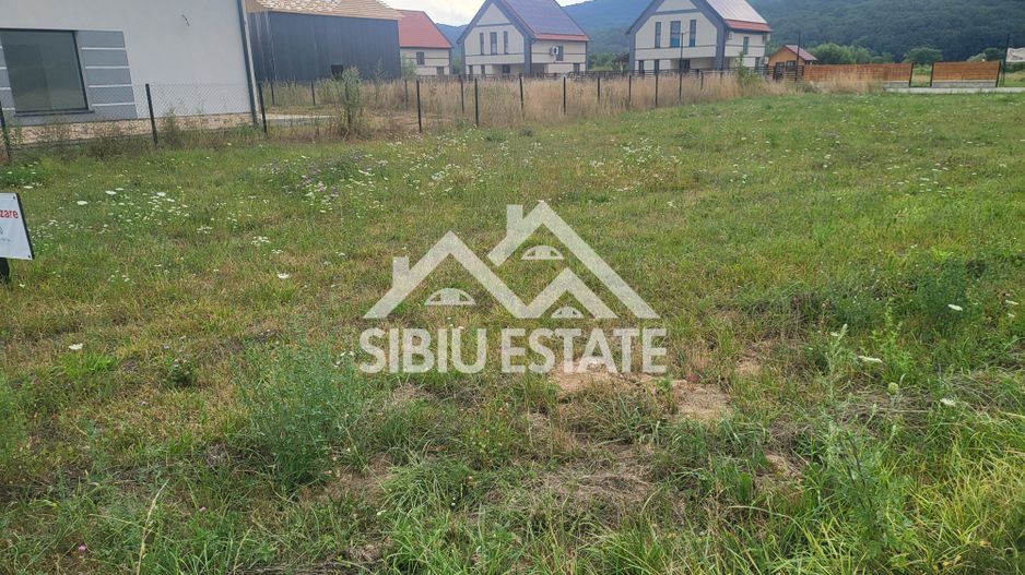 Teren intravilan de vanzare aflat la 15 km de Sibiu - Poză 3