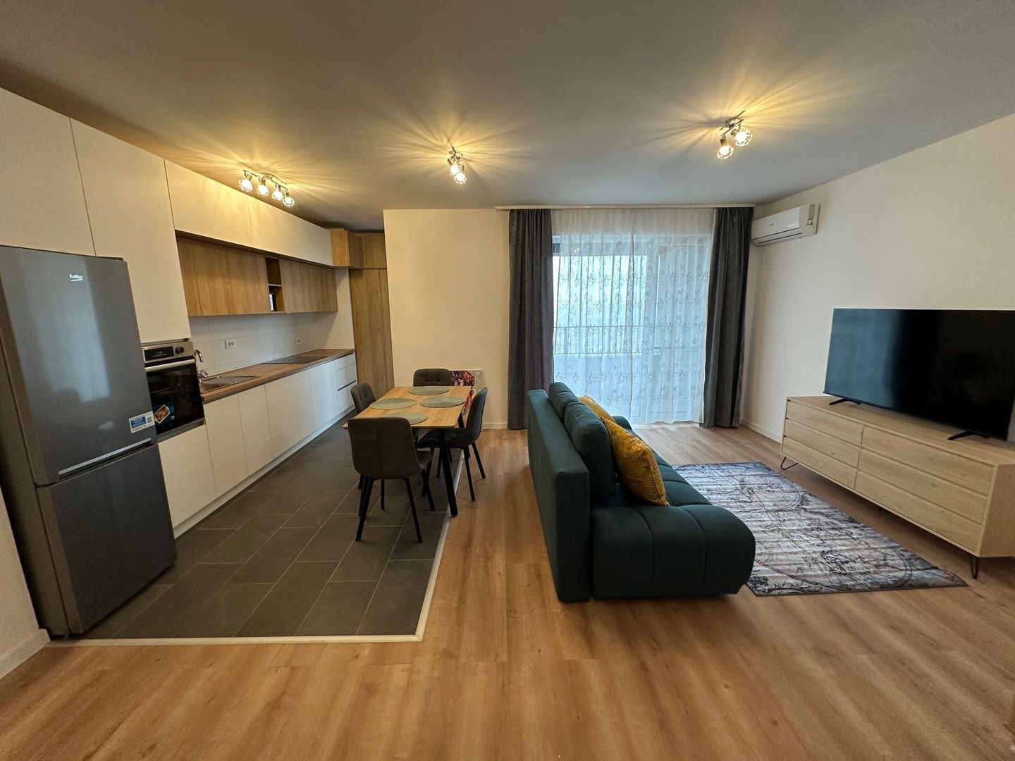 Apartament la prima inchiriere - Poză 1