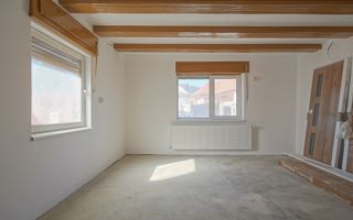 Casa 3 camere 80 mp, renovata parțial, teren generos, Sacele/Brașov - Poză 7