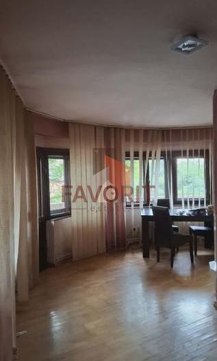 3 camere | etaj 1 | centrala proprie | zona excelenta | - Poză 2