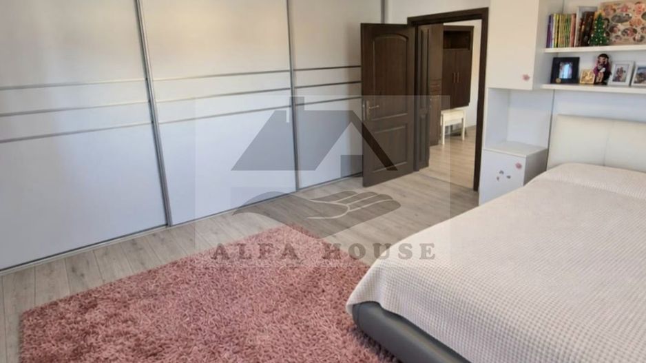 Apartament cu 4 camere in casa - zona Centrul Civic - Poză 8